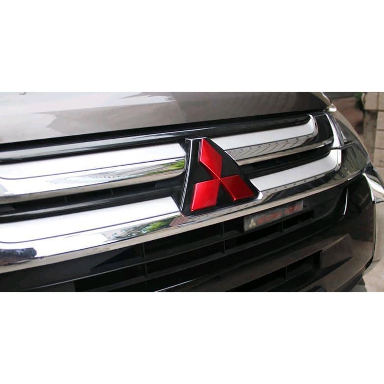 Ốp logo Mitsubishi Outlander 2013-2023 trừ bản sport
