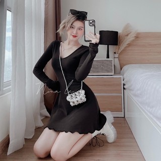 Váy Len Trơn Cổ Tim Dáng Xoè Ngắn