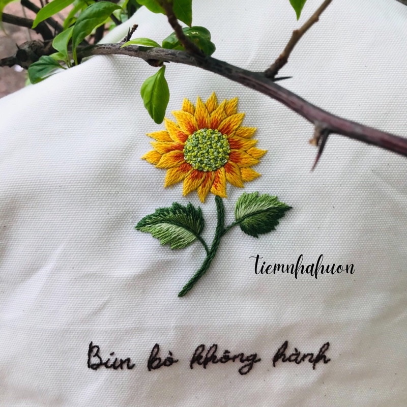 Thêu tên, thêu chữ lên túi, mũ, áo