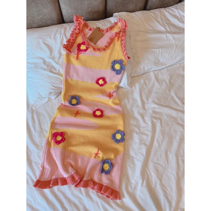 Váy len bông hoa bánh bèo