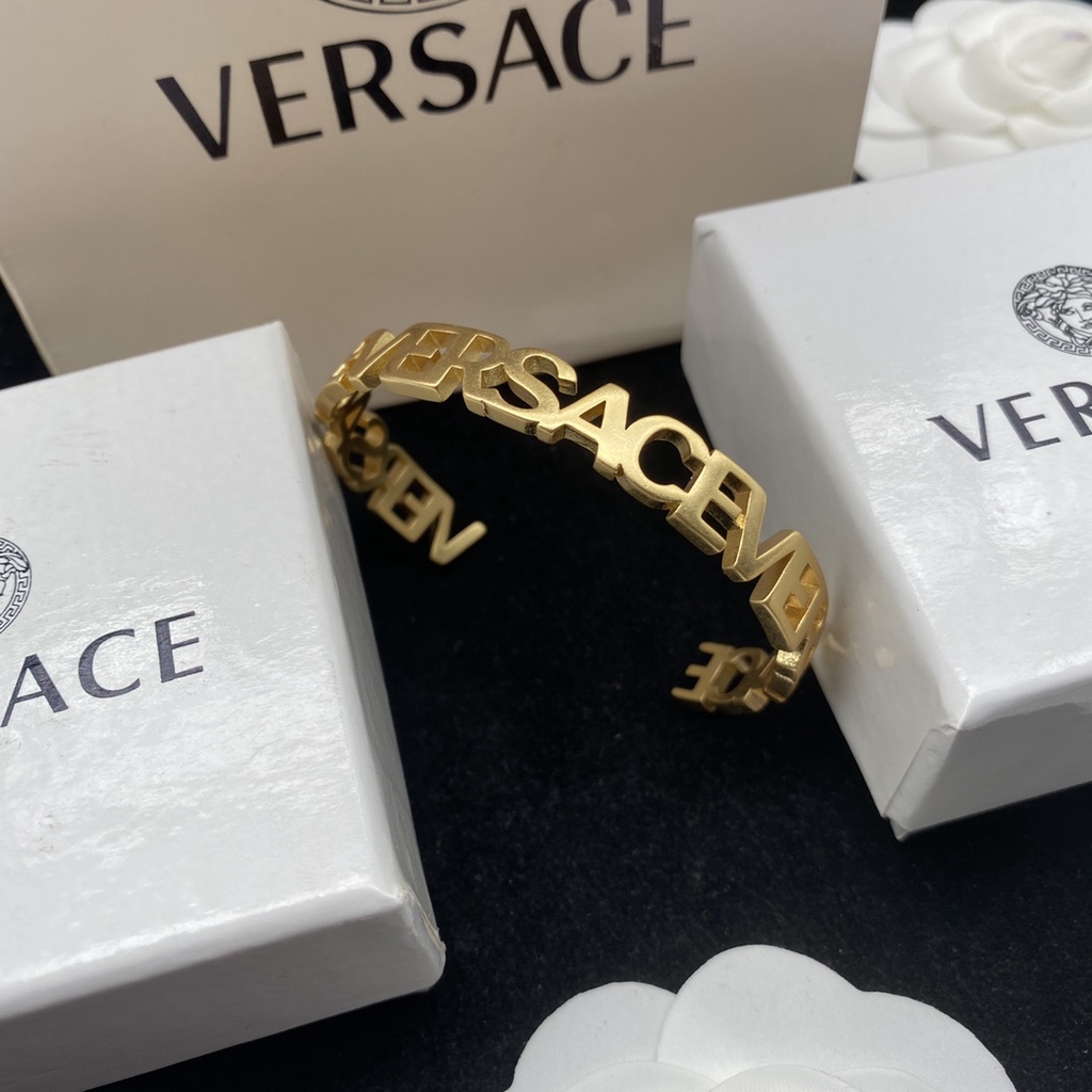 Versace Bộ Trang Sức Vòng Tay Vòng cổ / Bông Tai / Nhẫn In Chữ Elegan Thời Trang Cho Nam Và Nữ
