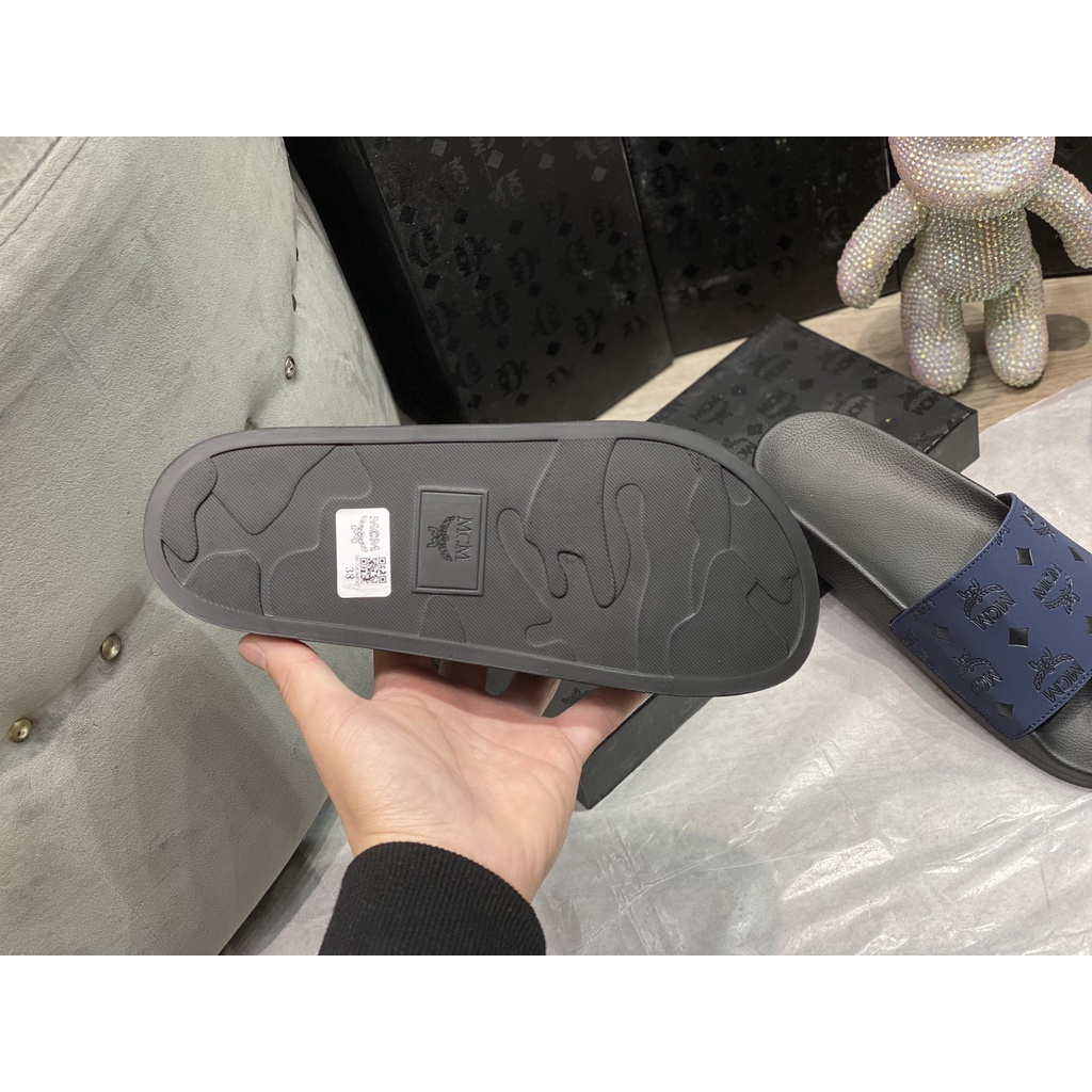 SLIDE SANDAL M_C_M  'BLUE NAVY'. DÉP M_C_M  XANH NAVY NHẬP TRUNG