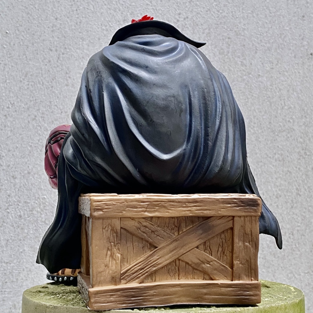 Mô hình Shanks ngồi trên thùng gỗ - Shanks tóc đỏ cực nét cao 16cm - Mô hình shanks tóc đỏ kèm 2 tay thay thế và tặng kè