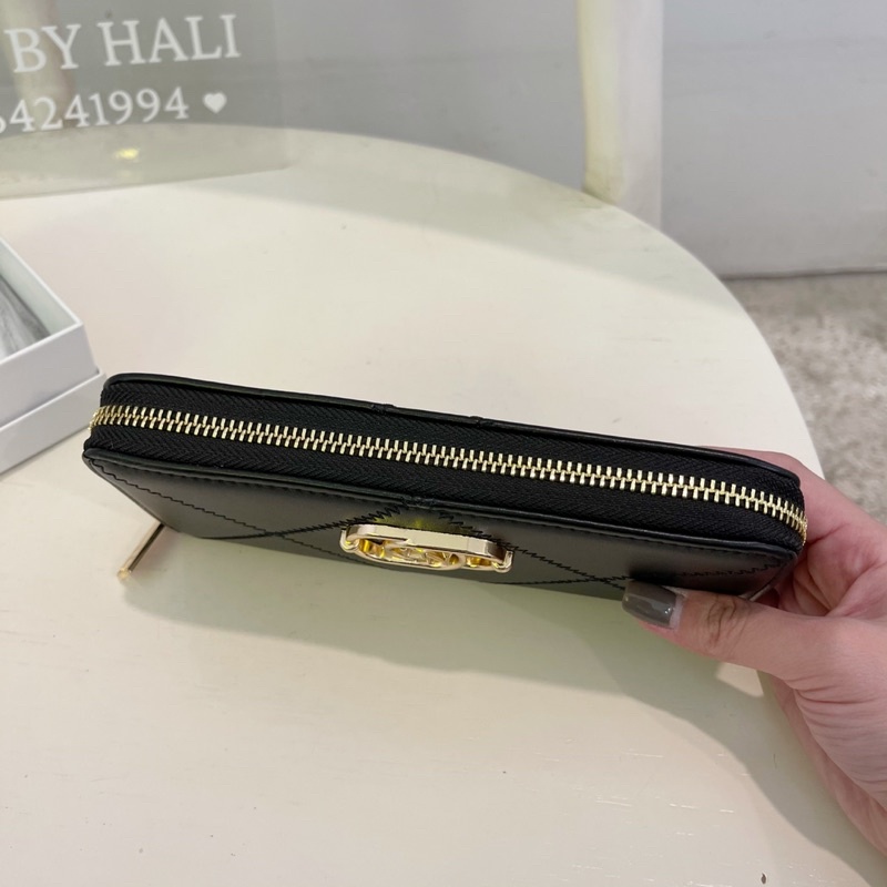 Ví LYN dáng dài có khoá kéo hoạ tiết sọc chéo