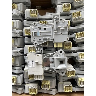 Khoá cửa máy giặt electrolux Công tắc cửa máy giặt electrolux 10932 12942