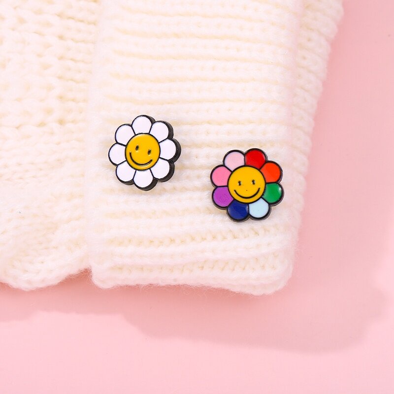 Huy Hiệu Cài Áo Hình Hoa Hướng Dương Mặt Cười Hoạt Hình 5 Kiểu Dễ Thương