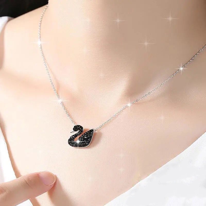 Dây chuyền thiên nga CDE Swan Pendant Black Necklace CDE6041BL - Dây chuyền bạc nữ