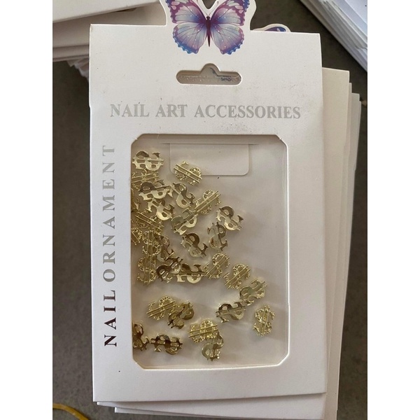 Cham trang trí móng tay