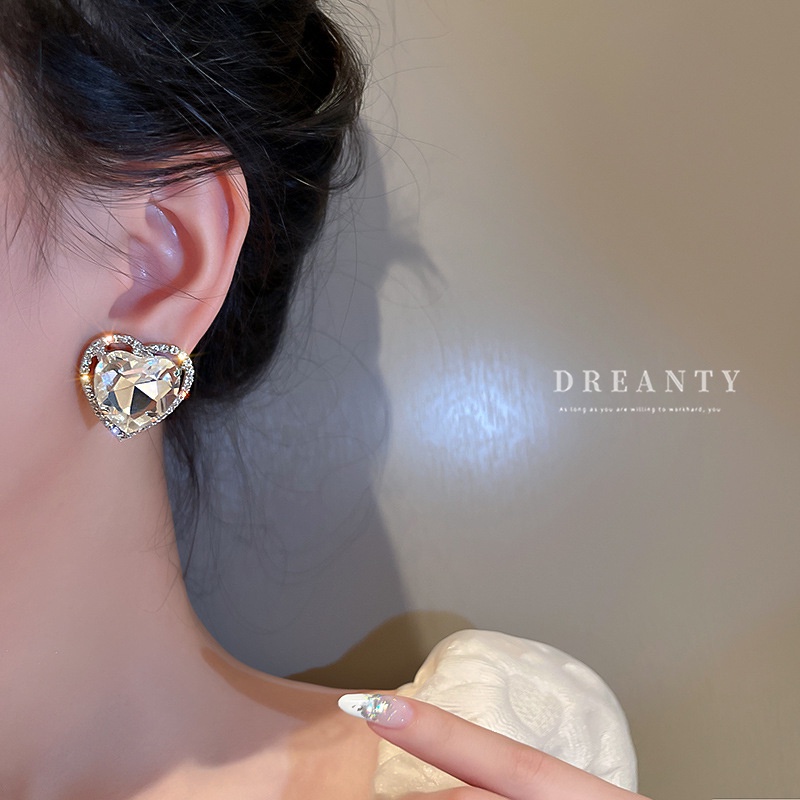 Khuyên Kẹp Tai Hình Trái Tim Đính Kim Cương Giả Phong Cách Hàn Quốc Cổ Điển Không Cần Xỏ Khuyên Siêu Nhấp Nháy ins Mới Cho Nữ