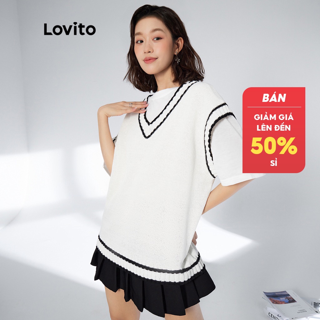 Áo dệt kim LOVITO cổ chữ V màu trơn phong cách thường ngày oversize L33AD067 (màu trắng ngà)