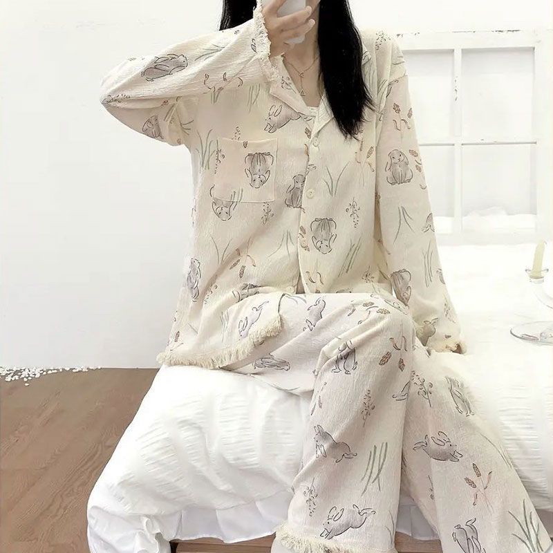 Bộ Đồ Ngủ Tay Dài Phối Tua Rua In Hình Thỏ Hoạt Hình Phong Cách Mới Dành Cho Nữ