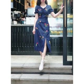 Váy linen xanh than xẻ gấu thêu hoa rơi, váy thêu tay