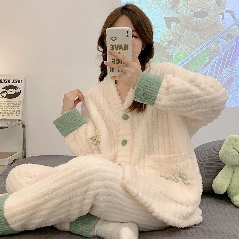 Bộ Đồ Ngủ Lông Cừu San Hô Dày Dặn Phong Cách Mới Cho Nữ