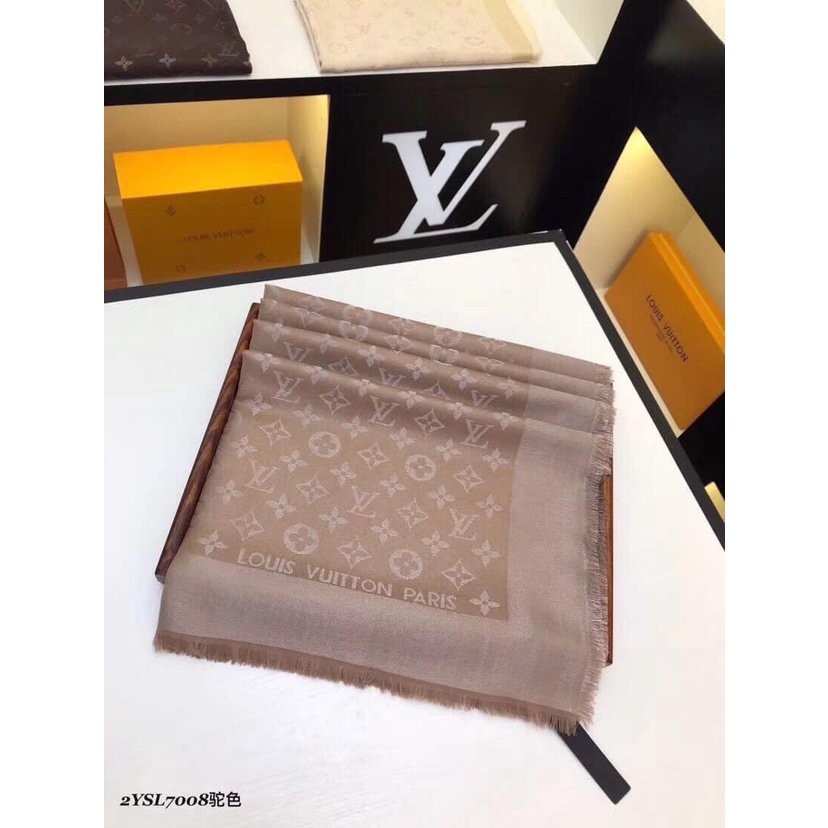 BIG SALE Khăn choàng cổ Lv nâu tây ánh kim cao cấp, Khăn choàng kích thước 140x140 unisex