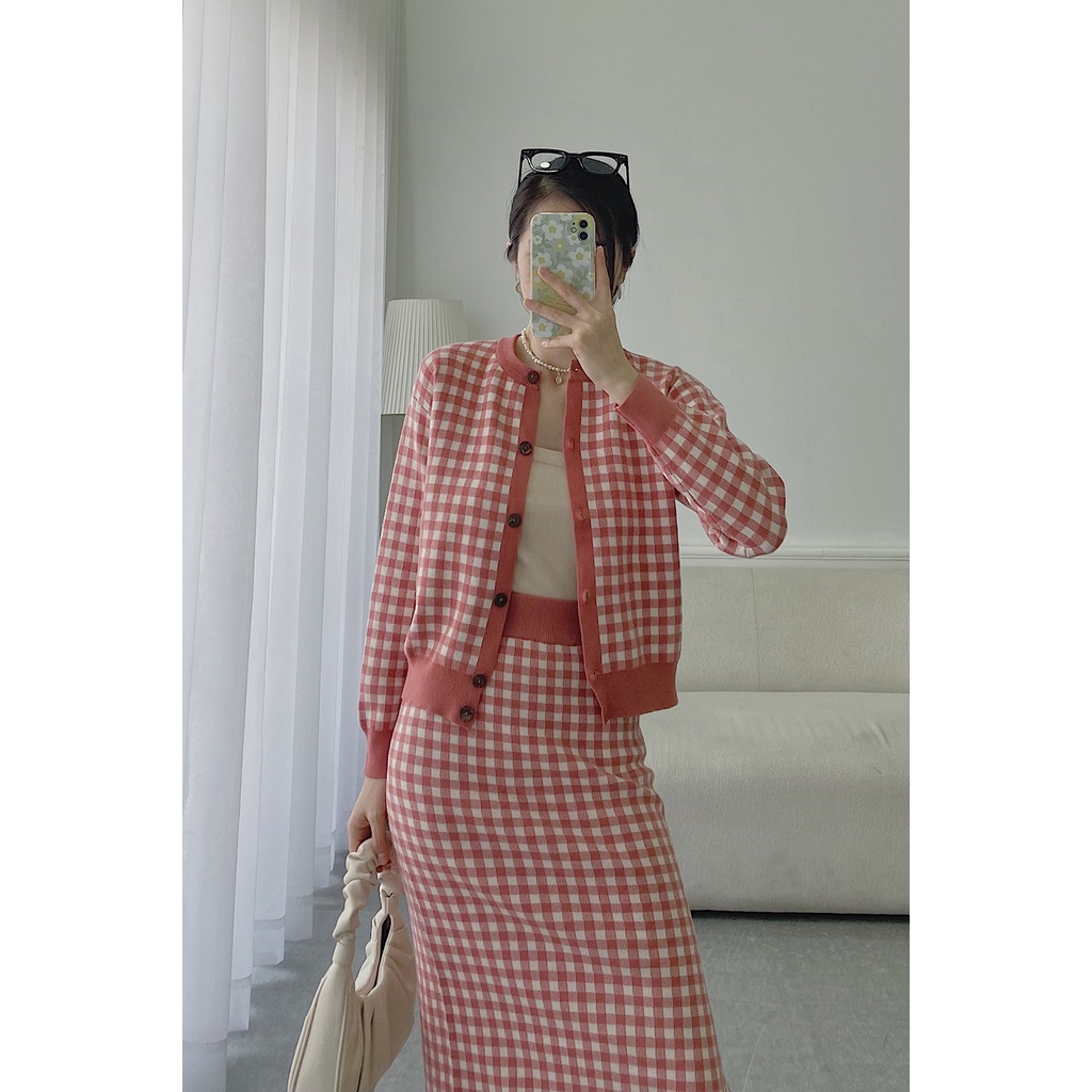 Áo Cardigan Len VIEN TRAN Kẻ Ô Cài Cúc V65C21T002