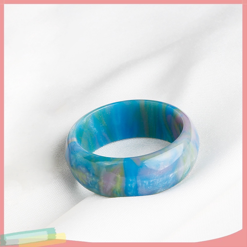 Nhẫn acrylic màu cầu vồng độc đáo thời trang