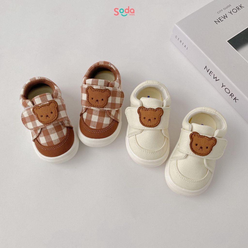 Giày thể thao cho bé thiết kế quai dán hình gấu dễ thương, phong cách Hàn Quốc