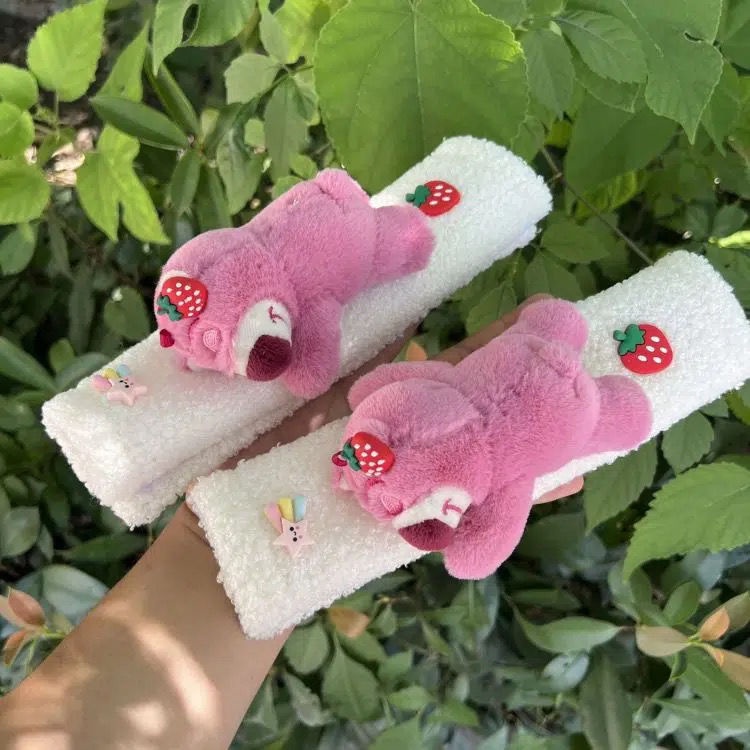 Vỏ Bọc Vô Lăng Xe Hơi Ấm Áp Chống Trượt Hình Gấu Dâu Tây Dễ Thương | BigBuy360 - bigbuy360.vn