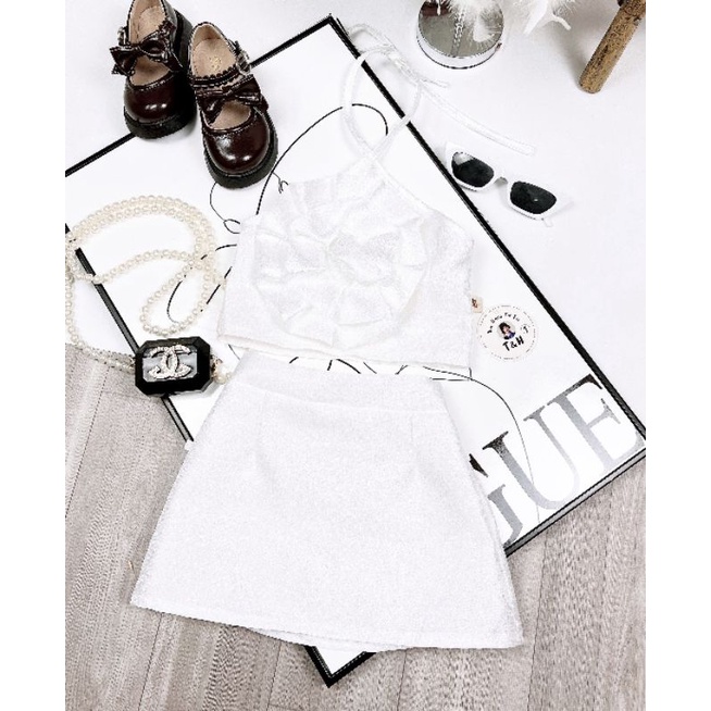 Sét váy và áo yếm tết bông hoa  hoa  điệu đà bé gái