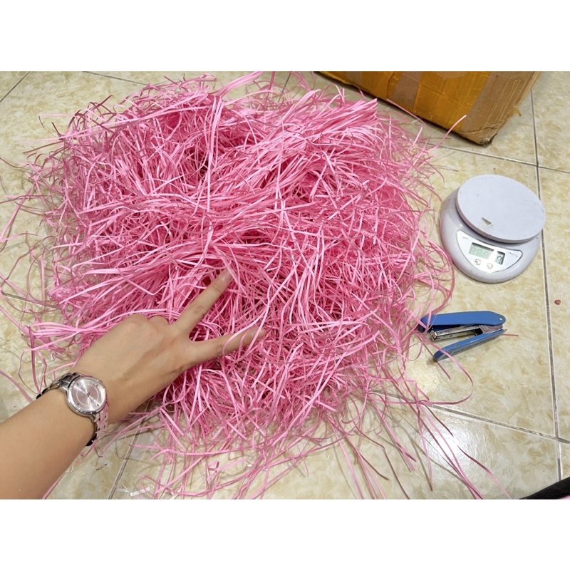 100gr Giấy rơm lót hộp quà.....