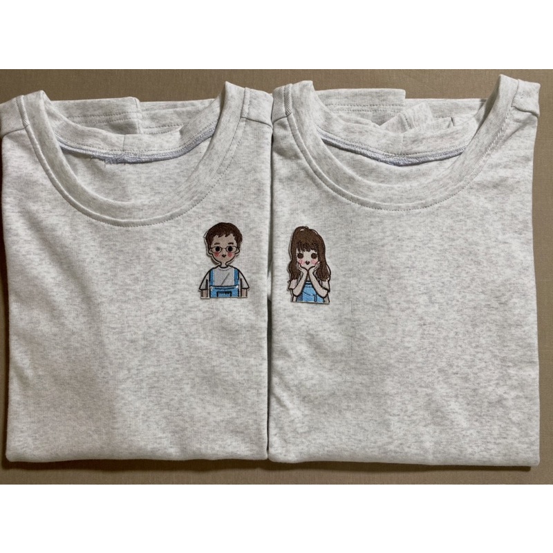 Áo thun cặp đôi hình thêu ( hình shop tự chụp )