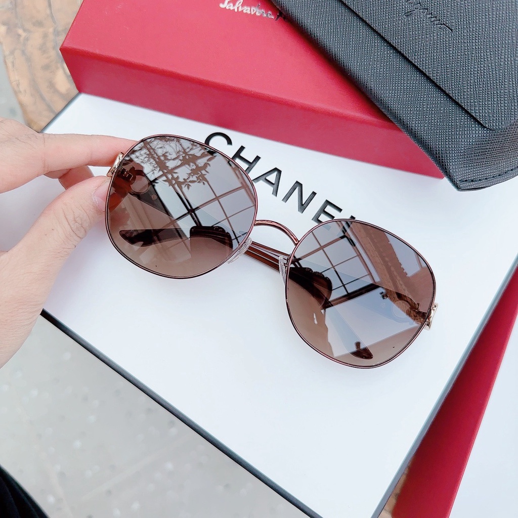 Kính mát Salvatore Ferragamo viền đỏ, càng màu nâu  SF231SRK 249 - Nude/gold