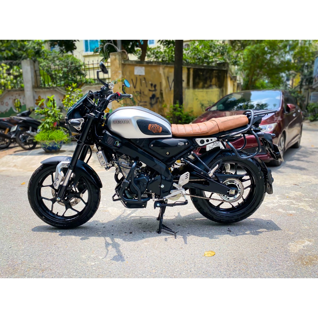 Dán chống trượt bình xăng cho Yamaha XSR155.