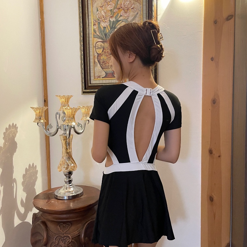 Đồ bơi nữ kín đáo tay ngắn dạng váy, Bikini đi biển 2 mảnh áo tắm có tay váy xòe, đồ bơi học sinh Hàn Quốc cao cấp