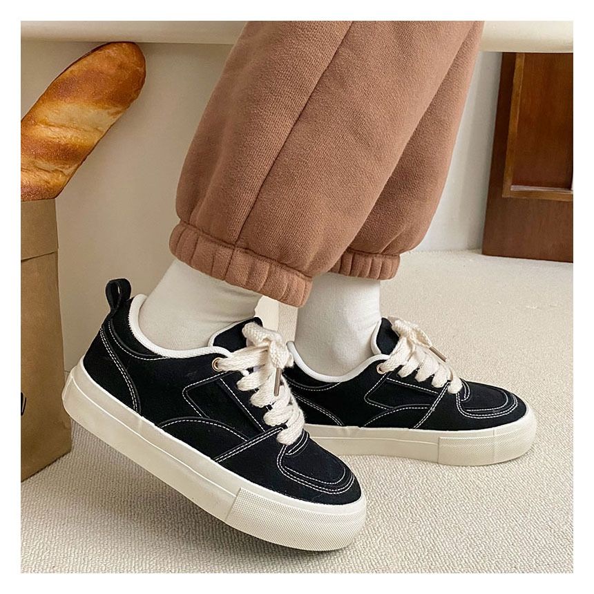 Giày Trượt Ván Vải Canvas Phong Cách Đường Phố Thời Trang Thu Đông Hàng Mới Chính Hãng Dành Cho Bạn Nữ Dễ Phối Đồ