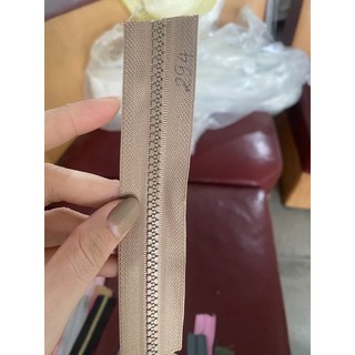 cuộn dây khoá kéo răng nhựa 1m (bán theo mét)