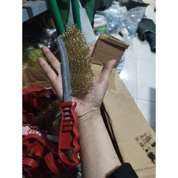 Bàn chải sắt,bàn chải chà rỉ sét