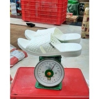 Dép tổ ong nhiều lỗ dày dặn