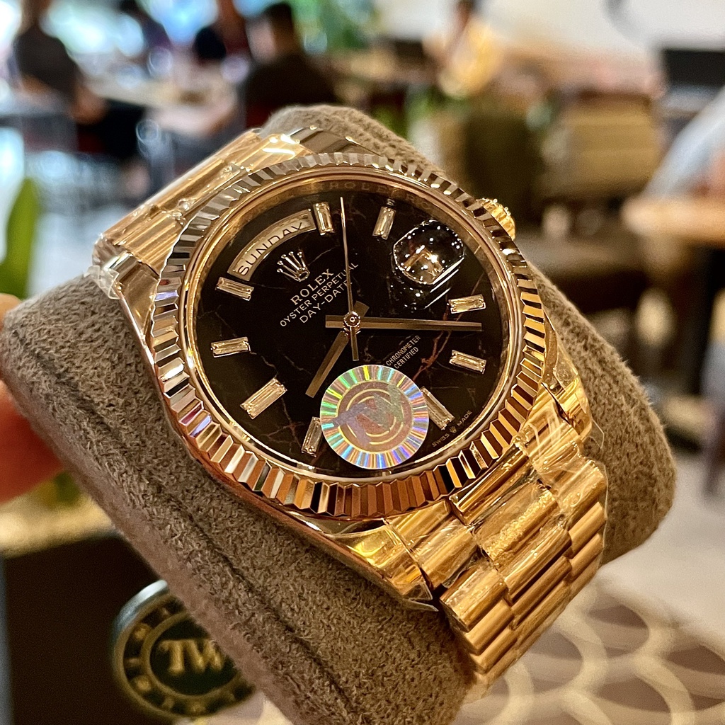 Đồng hồ nam Rolex DayDate 41mm máy Cal 3235, mặt thiên thạch, mạ vàng 18k