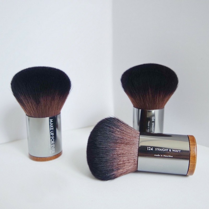 Cọ Phủ Kabuki Makeup Forever 124