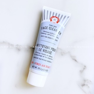 Sữa rửa mặt First Aid Beauty Face Cleanser 28.3g