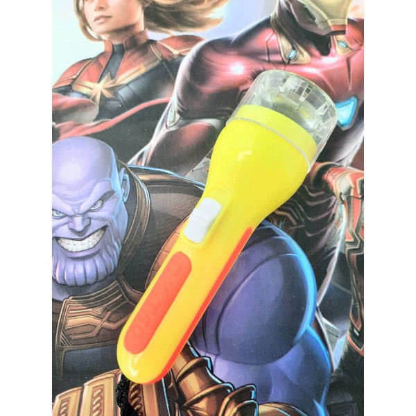 Đèn pin  LED siêu phát sáng giúp bé quan sát thỏa thích vui chơi