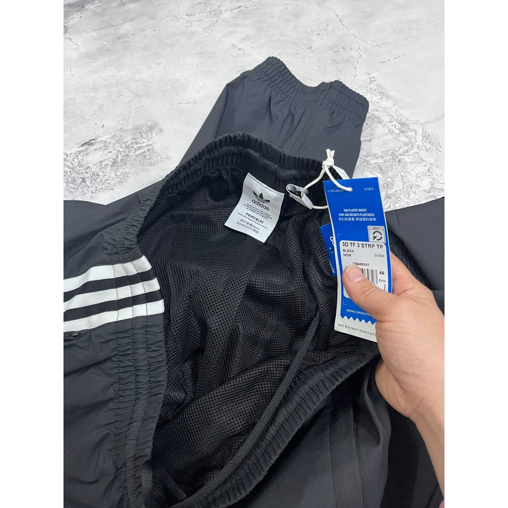 Quần Gió Adidas Adicolor 3D Trefoil GN3543 chỉ duy nhất size XS âu
