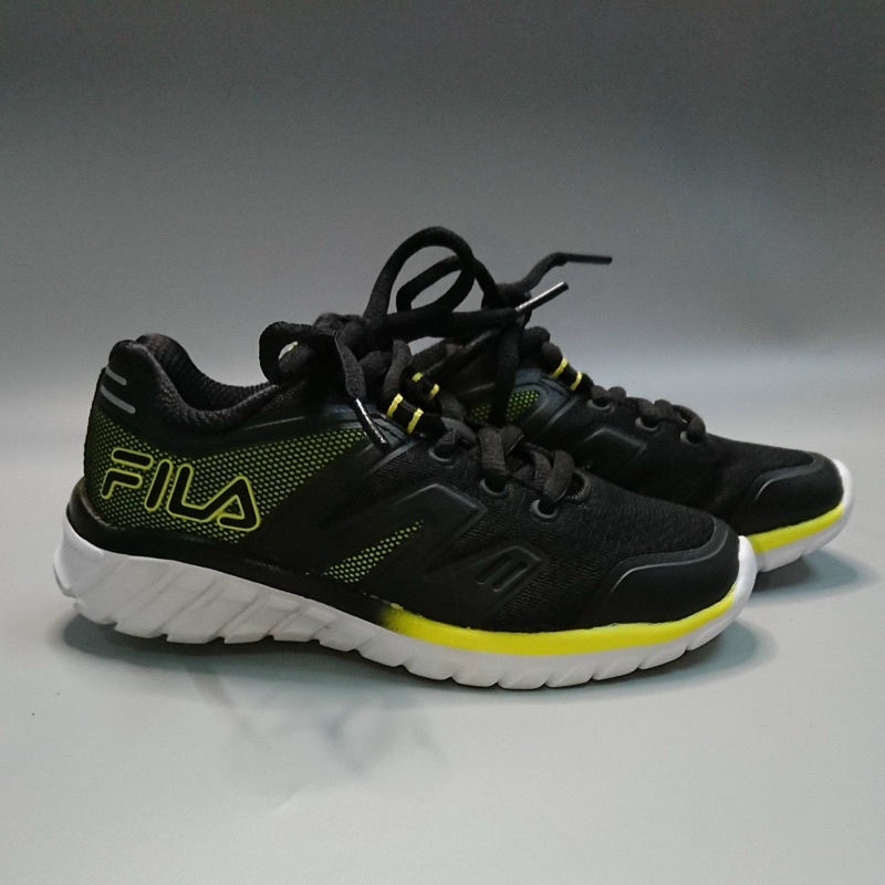 Size 28  Giày FILA bé trai