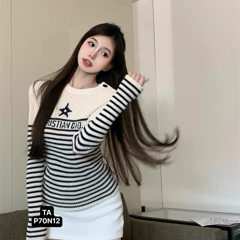 Áo  Len Tăm khuy vai di or hot QC