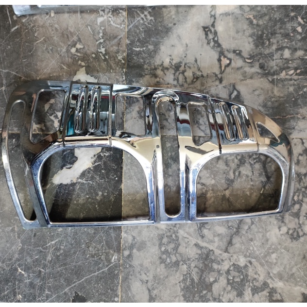 Viền đèn hậu viền đèn sau xe Toyota Hilux 2016 -2020 Mạ Crom sáng bóng chống trầy trang trí bảo vệ xe ô tô