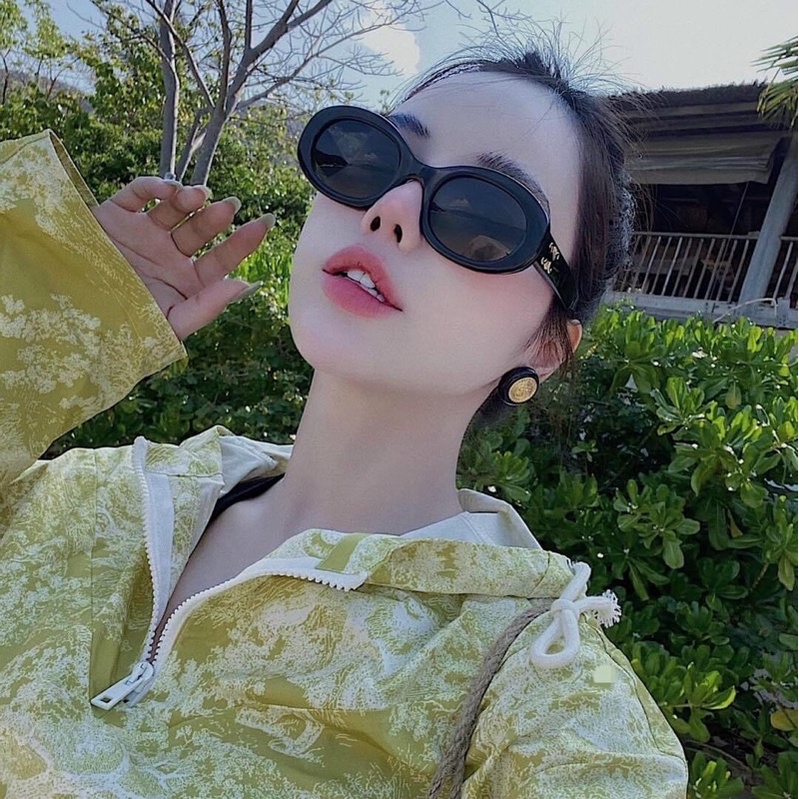 Kính râm thời trang dáng tròn tặng kèm bao da KF22