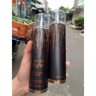 Xịt thơm body mist into the night 236ml