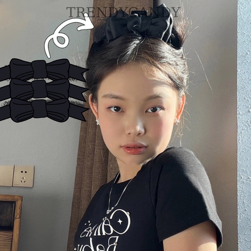 Kẹp càng cua gắn nơ tiểu thư dễ thương.