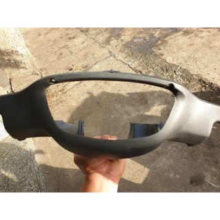Nắp sau tay lái SYM Magic100