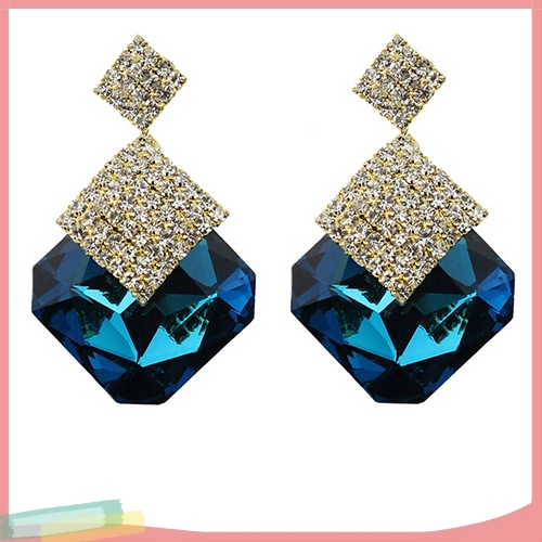 Đôi khuyên tai hình vuông nạm hạt đá lấp lánh quý phái và thanh lịch cho nữ