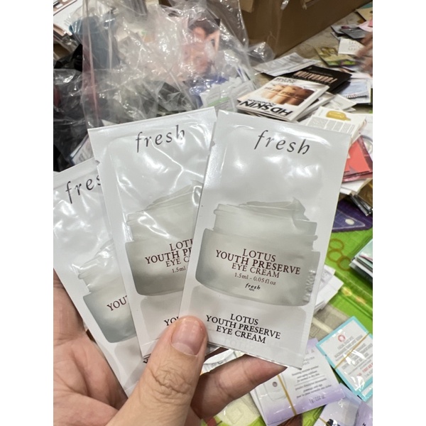 Kem dưỡng mắt Fresh Rose Hydrating Eye Gel Cream