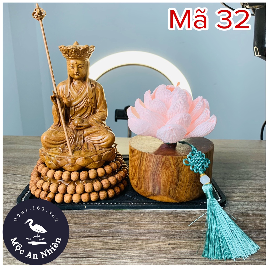 Tượng Địa Tạng và set An Nhiên gỗ bách xanh quý