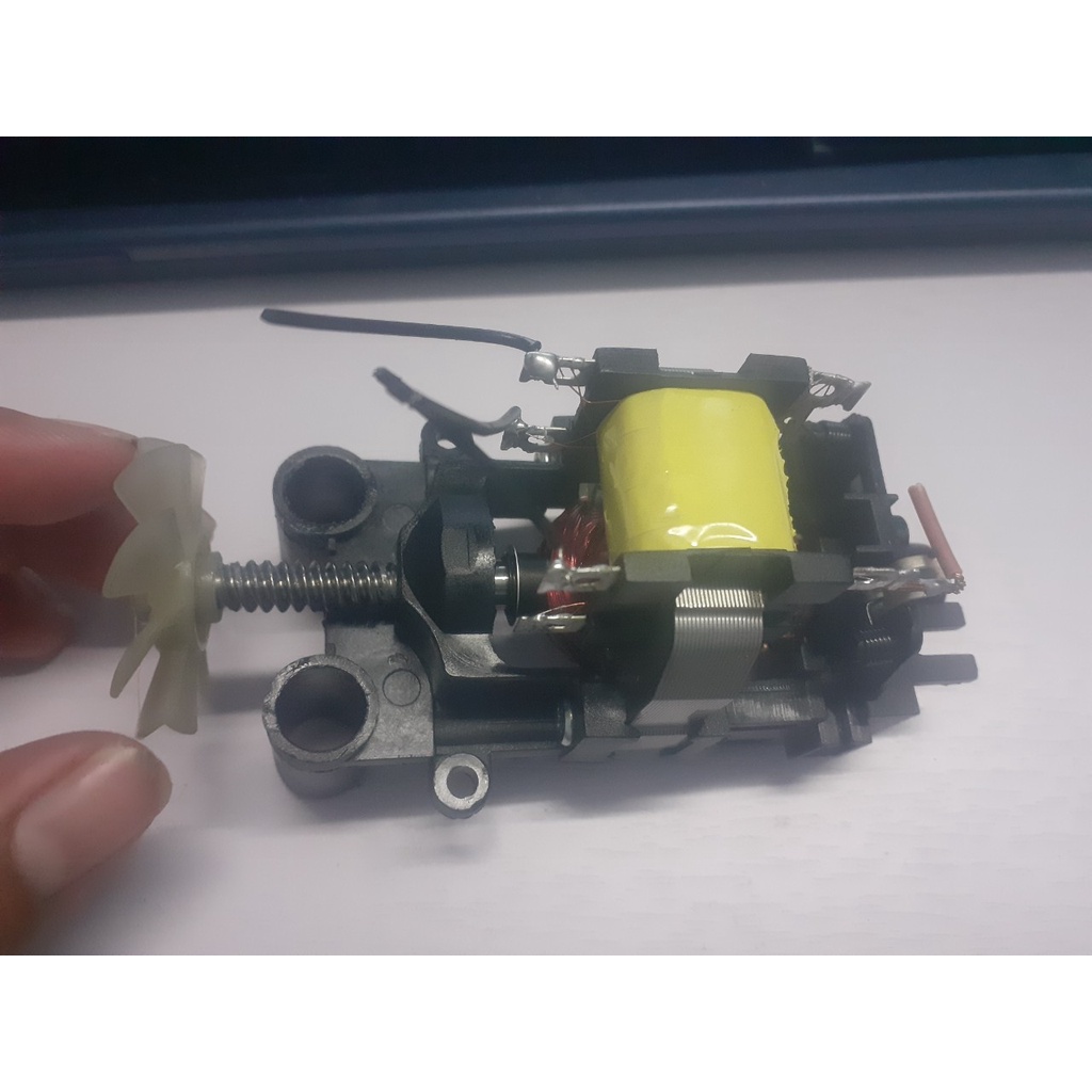 Động cơ Motor Máy đánh trứng cầm tay 7 tốc độ SCARLETT - Công suất 180w