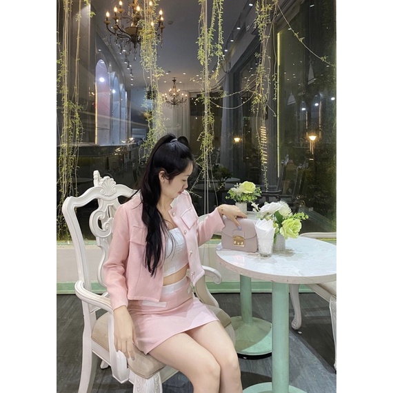 Set dạ Tweed kèm chân váy đính cúc ngọc sang chảnh