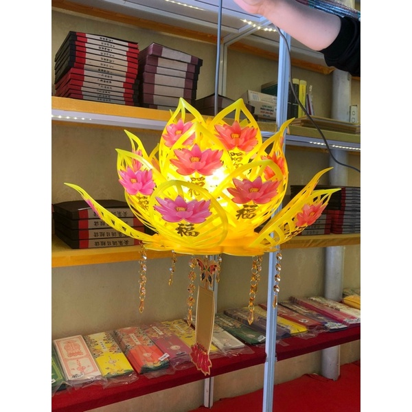 Đèn hoa sen treo trang trí đền/điện/chùa siêu bền, chống chịu thời tiết